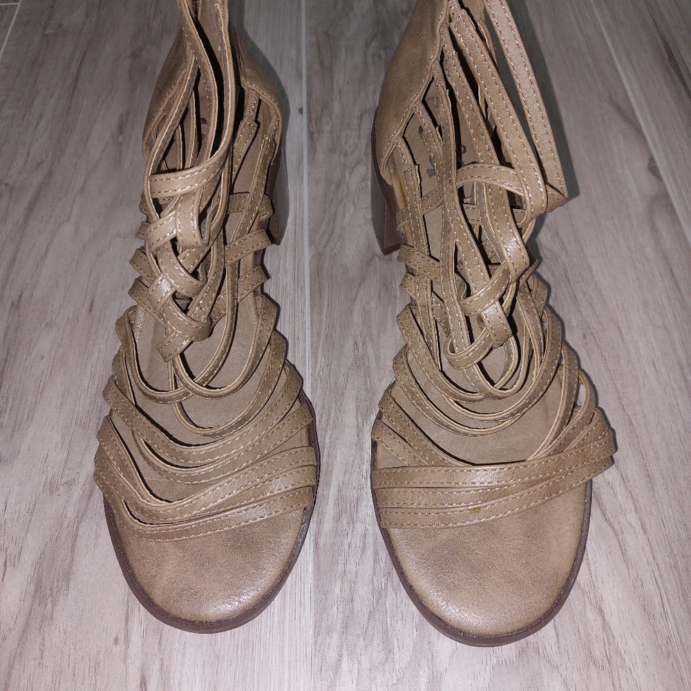 Women's Tan Strappy Sandals